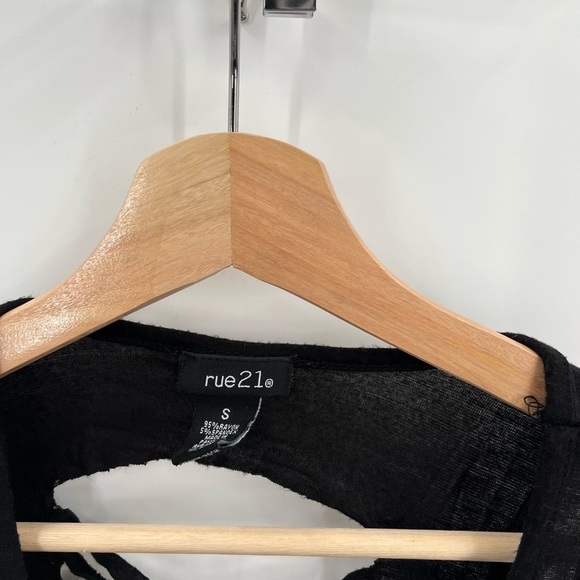 Rue 21 Cartoon Distressed Black Sleeveless Shirt Small - Picture 5 of 5